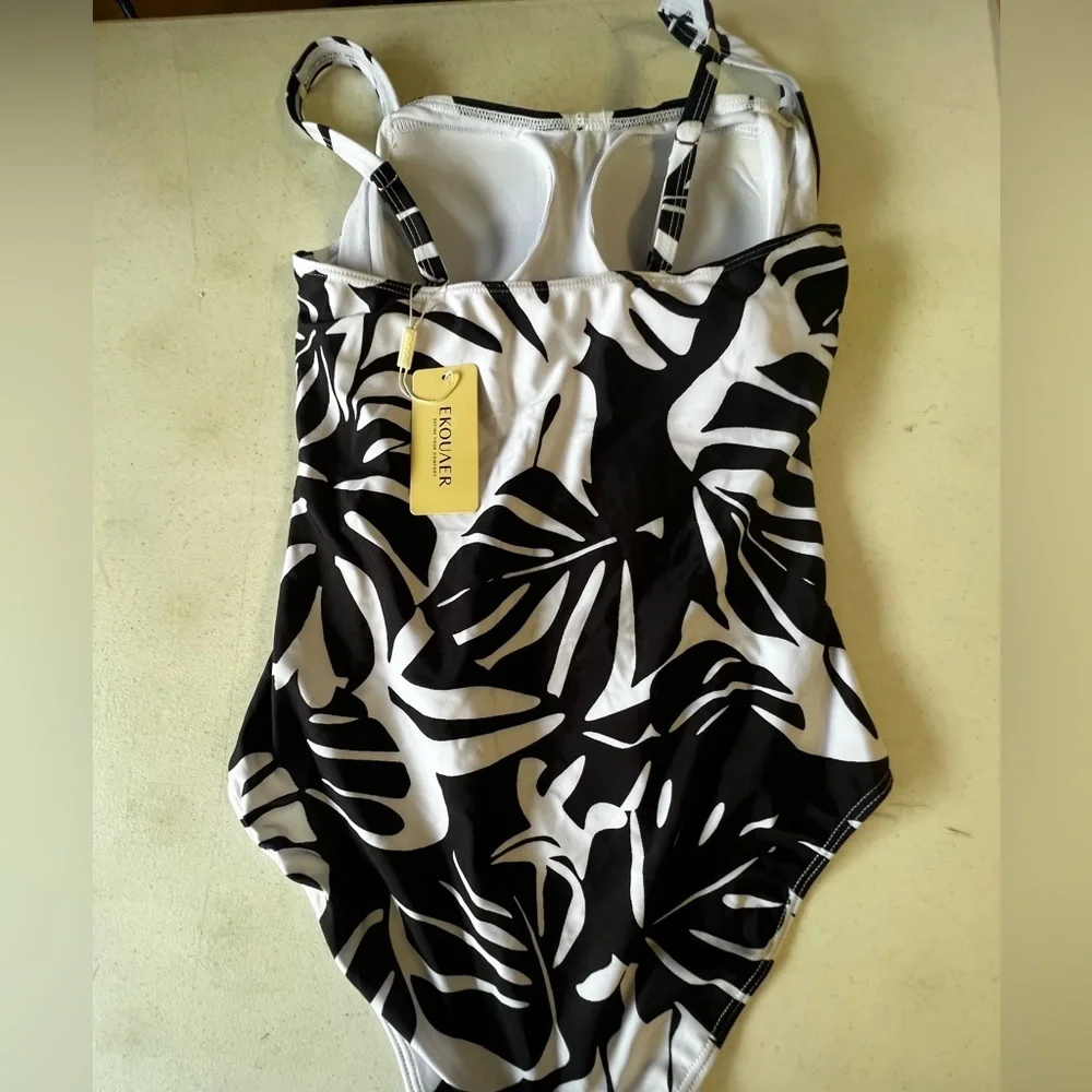 EKOUAER LADIES SWIMSUIT BLACK & WHITE PATTERNED LEAVES DESIGN NWT SIZE MEDIUM